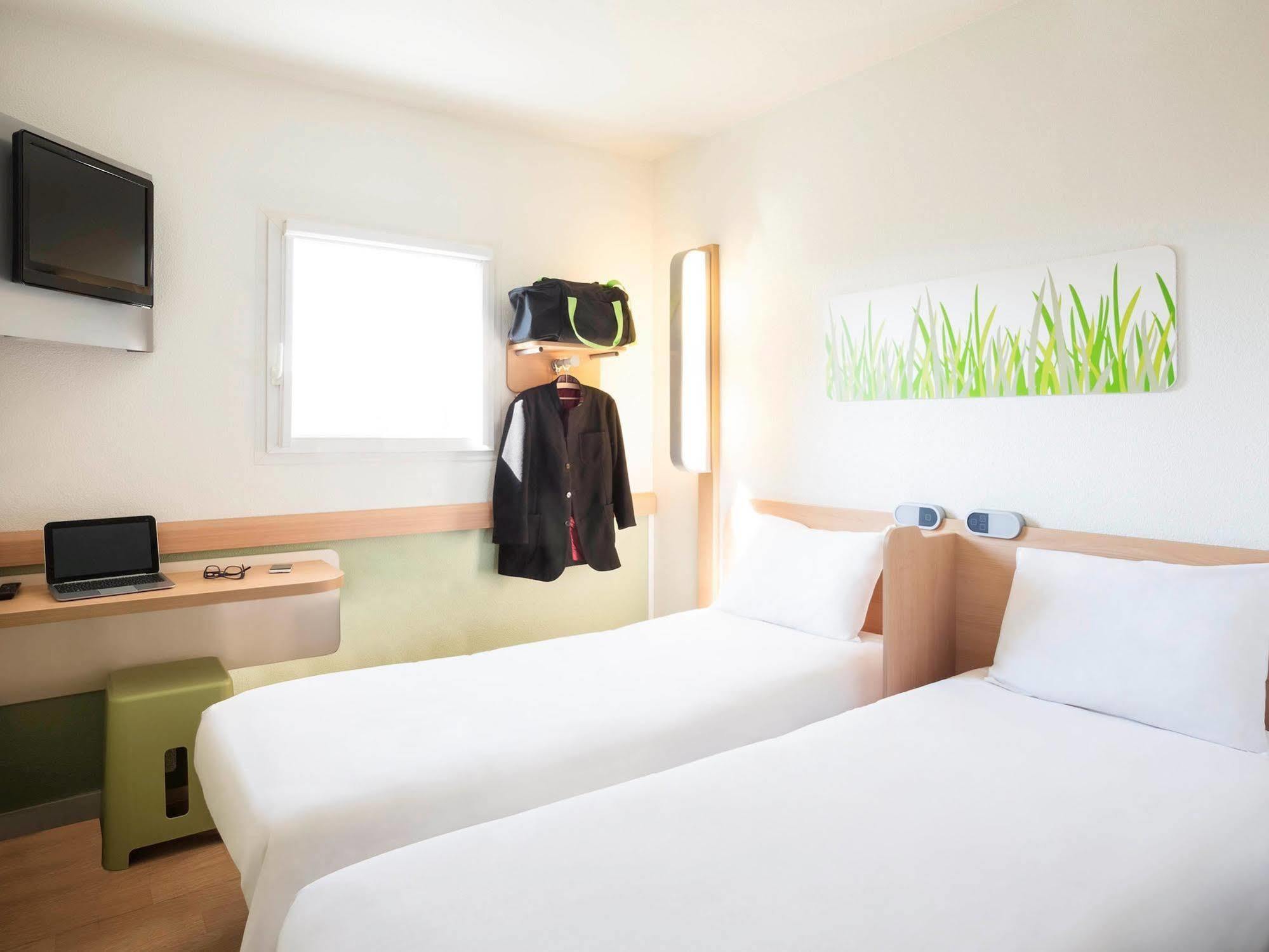 Ibis Budget Orly Chevilly Tram 7 Витри-сюр-Сен Экстерьер фото