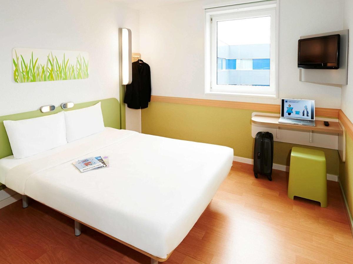Ibis Budget Orly Chevilly Tram 7 Витри-сюр-Сен Экстерьер фото
